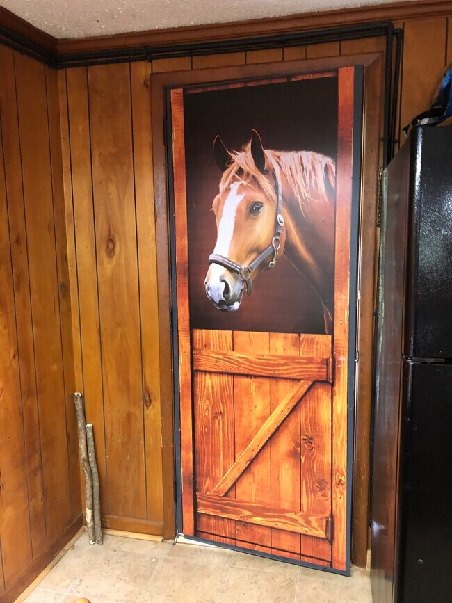 Vista desde la puerta de la cocina - 8562 Jc Rd