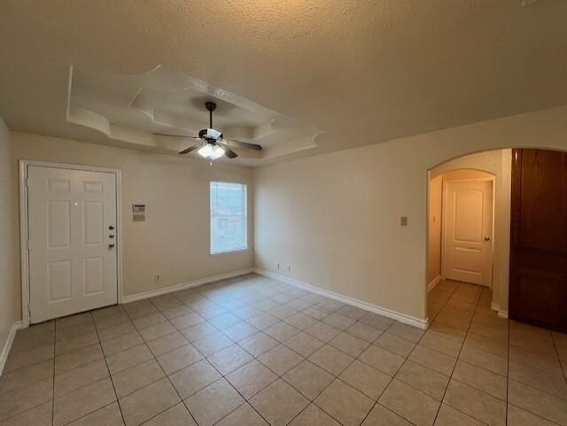 Building Photo - 3006 E Stewart St