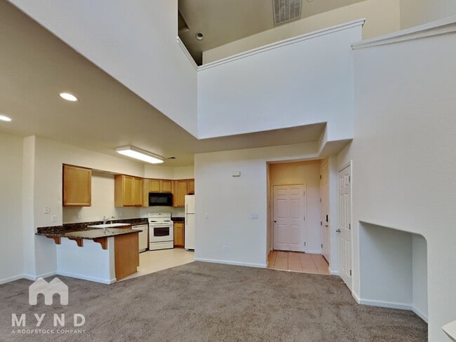 Building Photo - 9175 Brown Eagle Ct