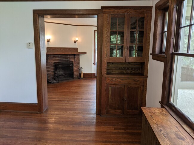 Foto del edificio - 118 Wait Ave