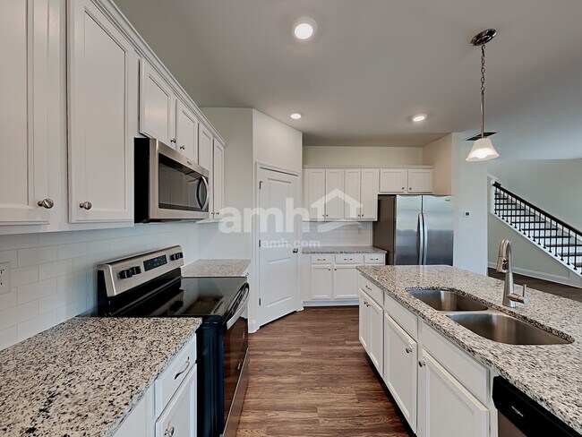 Foto del edificio - 5160 Smithbriar Dr