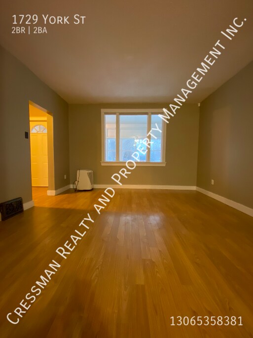 Photo du bâtiment - 2+ Bedroom 2 Bath House with garage