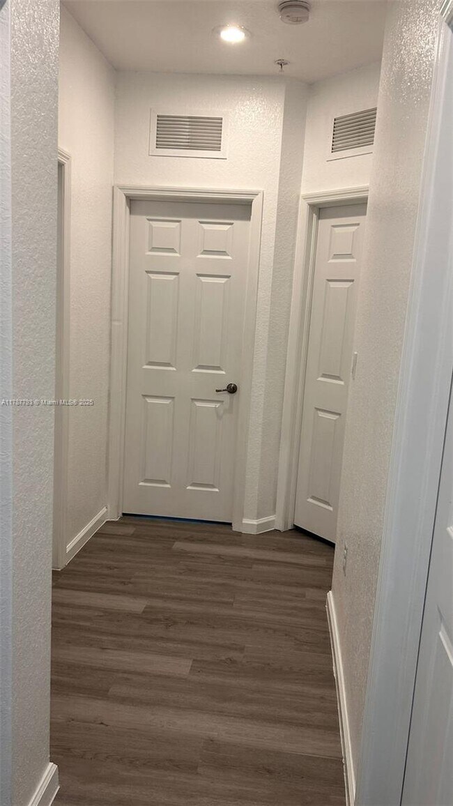 Foto del edificio - 11501 NW 89th St