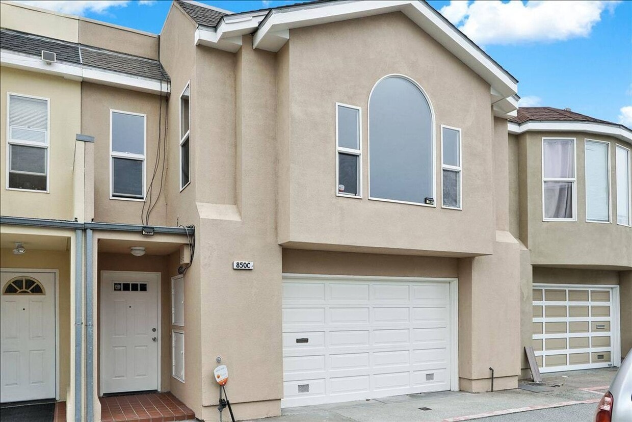 Fabulous 2 bed Plus Den, 1 bath in San Fra... - Fabulous 2 bed Plus Den, 1 bath in San Fra...