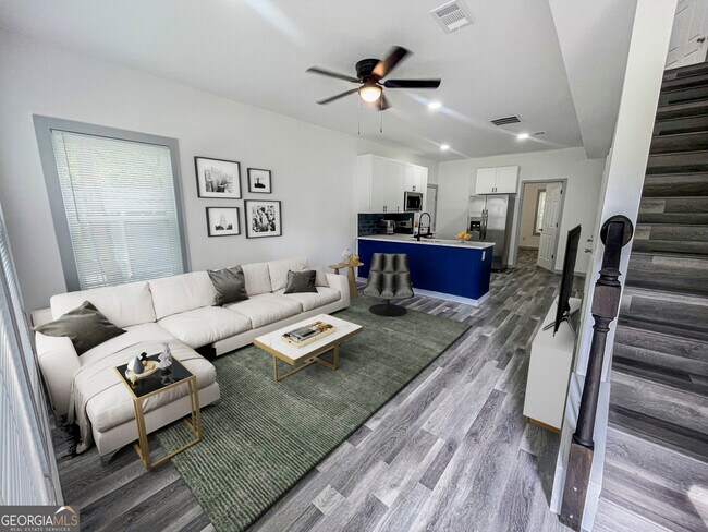 Building Photo - 215 Anderson Ave NW