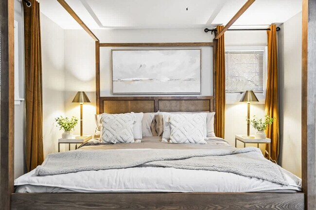 Building Photo - 1410 N Lama Ln