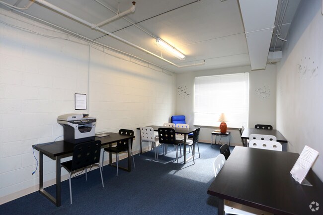 Cresmont Loft Apartments Student Housing Baltimore Md Study Room Cresmont Loft Apartments Student Housing