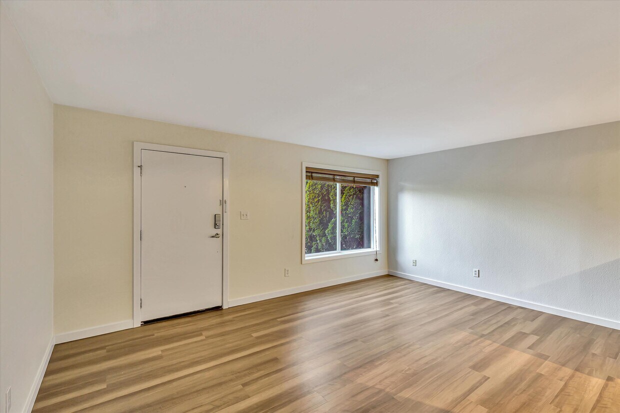 Primary Photo - 3420 15th Ave W