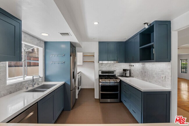 Foto del edificio - 2848 Westwood Blvd