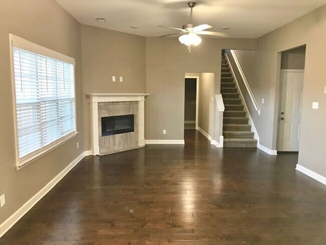Foto del edificio - Now Leasing a Brand New 5 Bedroom 3 Bath Home
