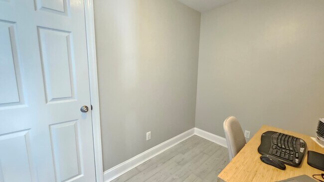 Foto del edificio - 69 Hahn Ave