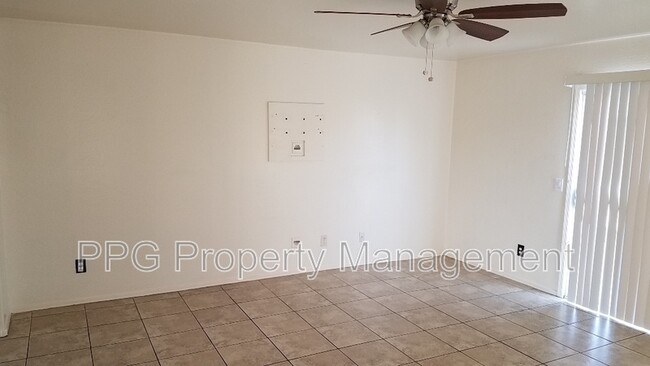 Building Photo - 12610 W Scotts Dr