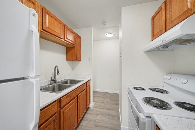 Foto del edificio - 4270 Loomis Ave