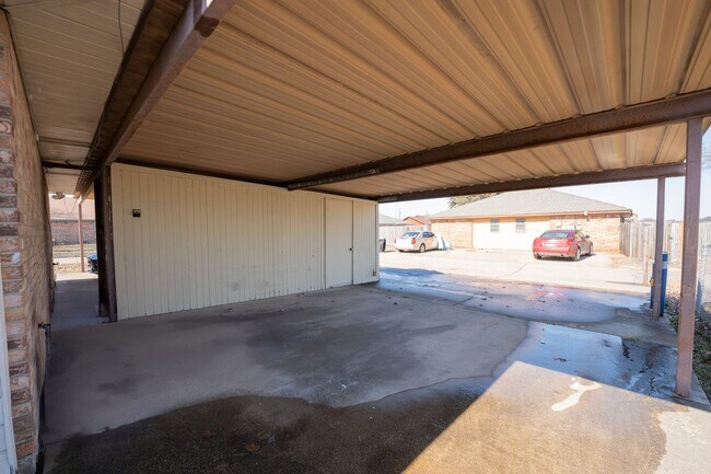 Building Photo - Glenn Heights home for lease