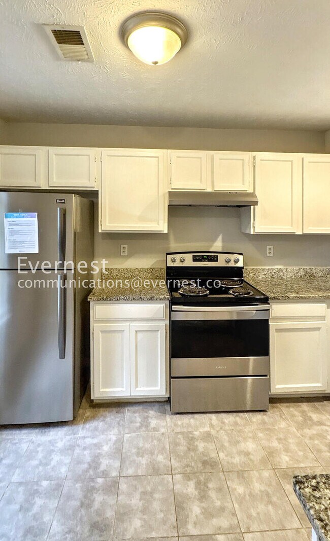 Foto del edificio - 1942 Cornell Way