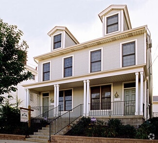 Building Photo - 237 Carron St
