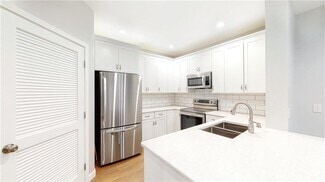 Building Photo - 1000 Providence Pl