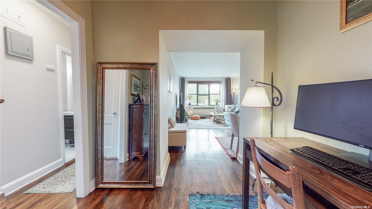 Foto principal - 34-40-40 79th St
