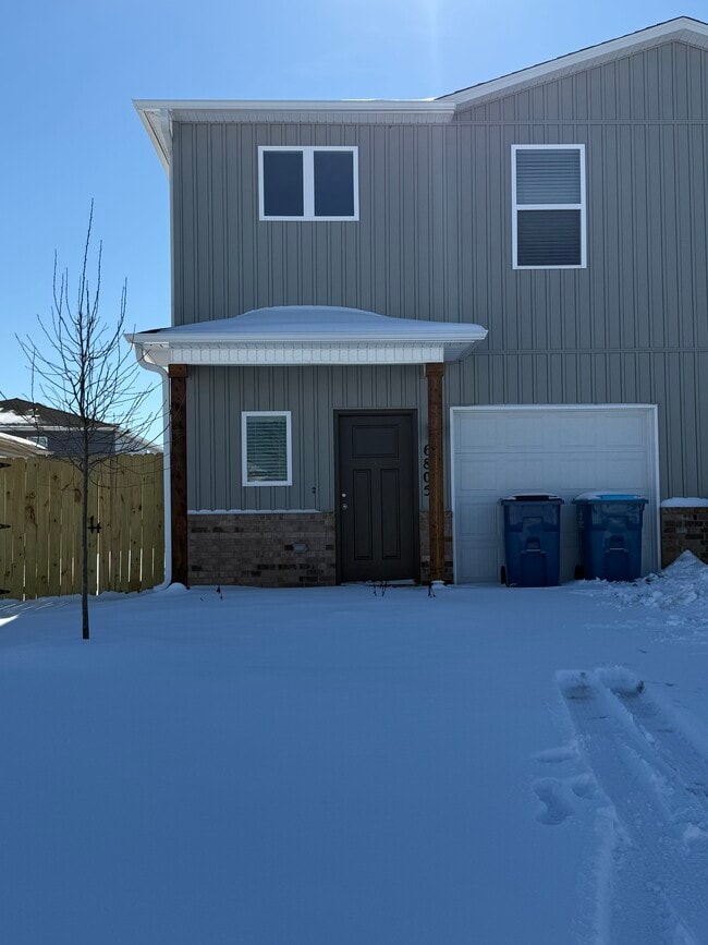 Building Photo - 6805 SW Dignity Ave