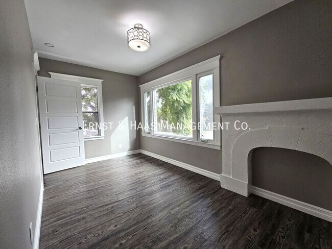 Foto del edificio - 755 Elm Ave