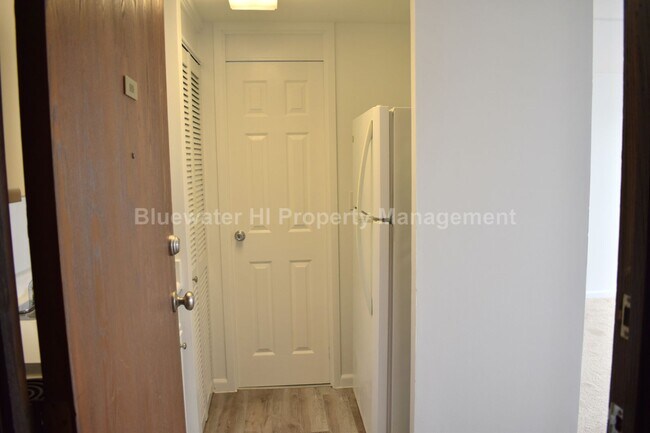 Foto del edificio - Five Regents - Studio w/ full kitchen, 1 prkg. (Salt Lake)