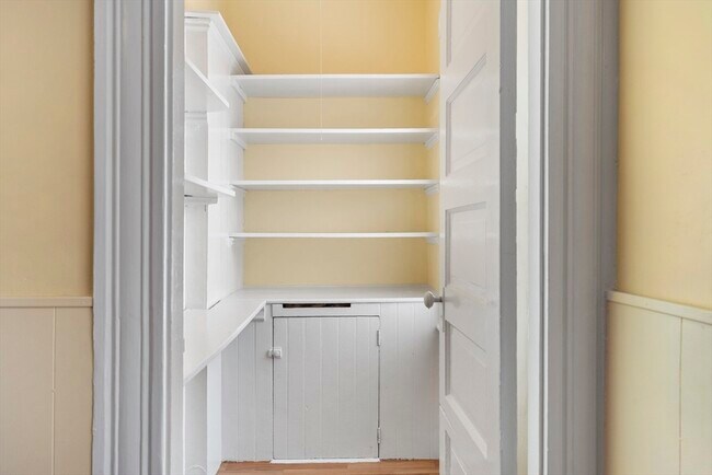 Building Photo - 12 Folger Ave