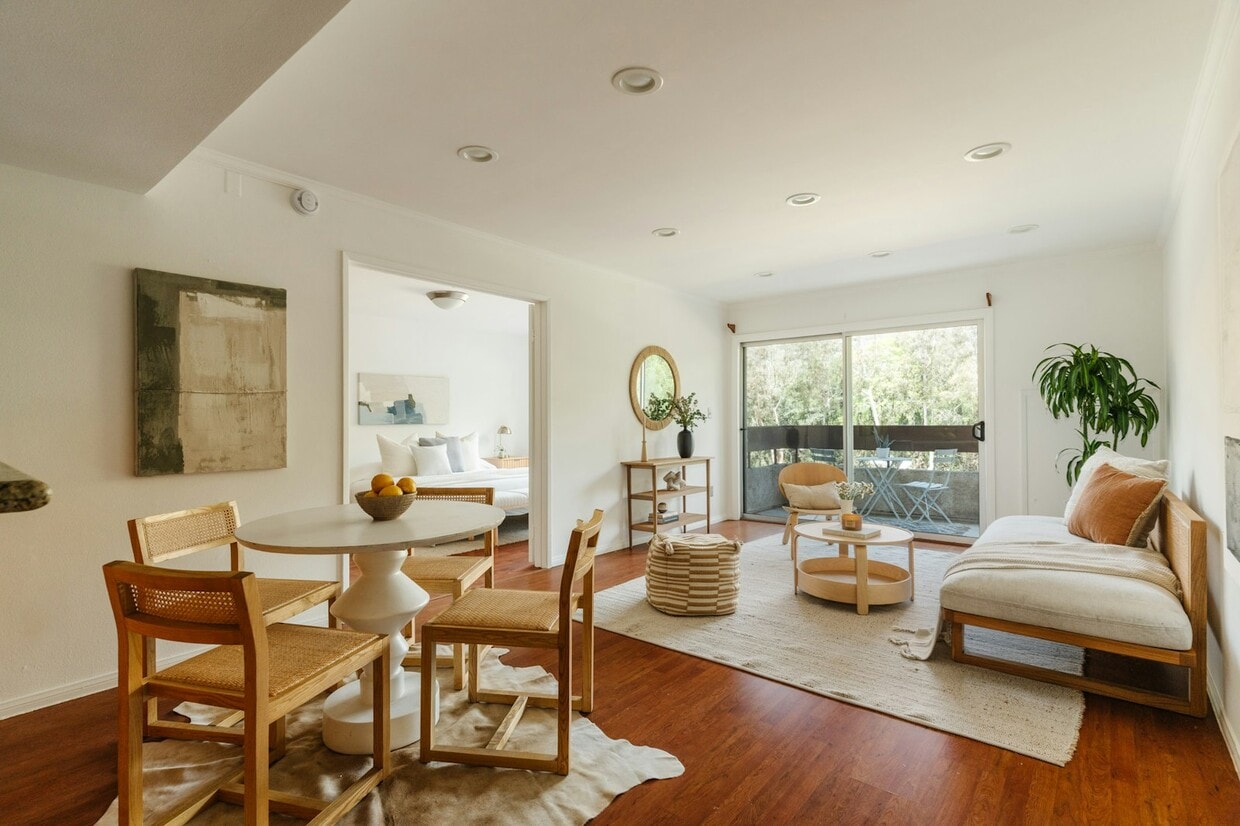 Foto principal - 2700 Cahuenga Blvd