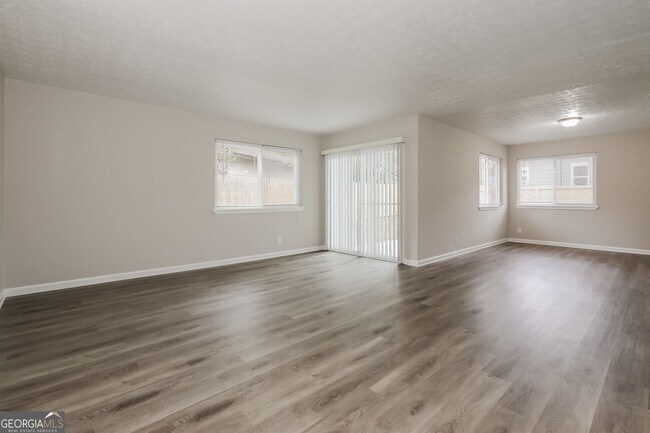 Building Photo - 4659 Shannon Ct