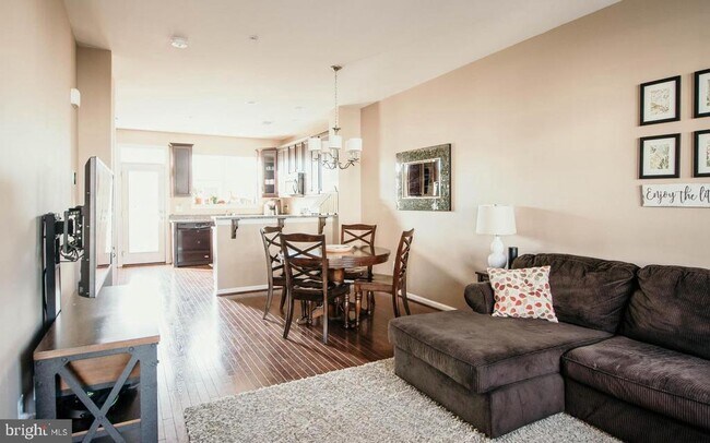Foto del edificio - 7454 Riding Meadow Way