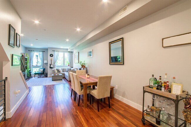 Foto del edificio - Two Bed Fishtown Townhouse