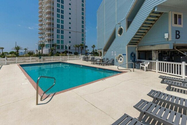 Building Photo - 1988 W Beach Blvd