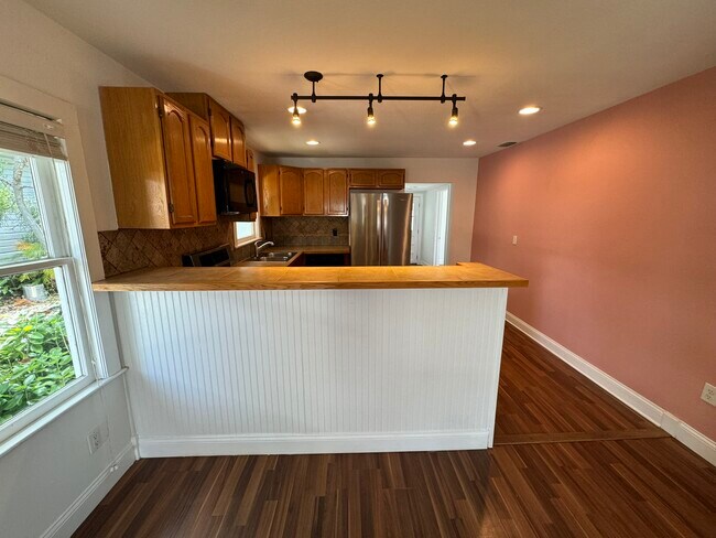 Foto del edificio - 212 W North Bay St
