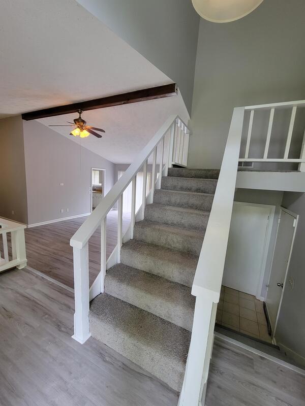 Building Photo - 180 Moonshadow Ct