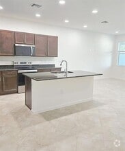 Building Photo - 4760 Longwood Lake Sq