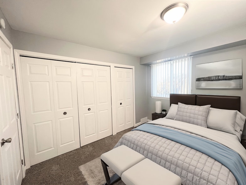 Trafalgar Square Apartments - 33014-33210 Trafalgar Ln Westland