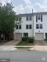 Building Photo - 6937 Mayfair Terrace