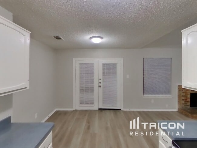 Building Photo - 2417 Highmont Dr