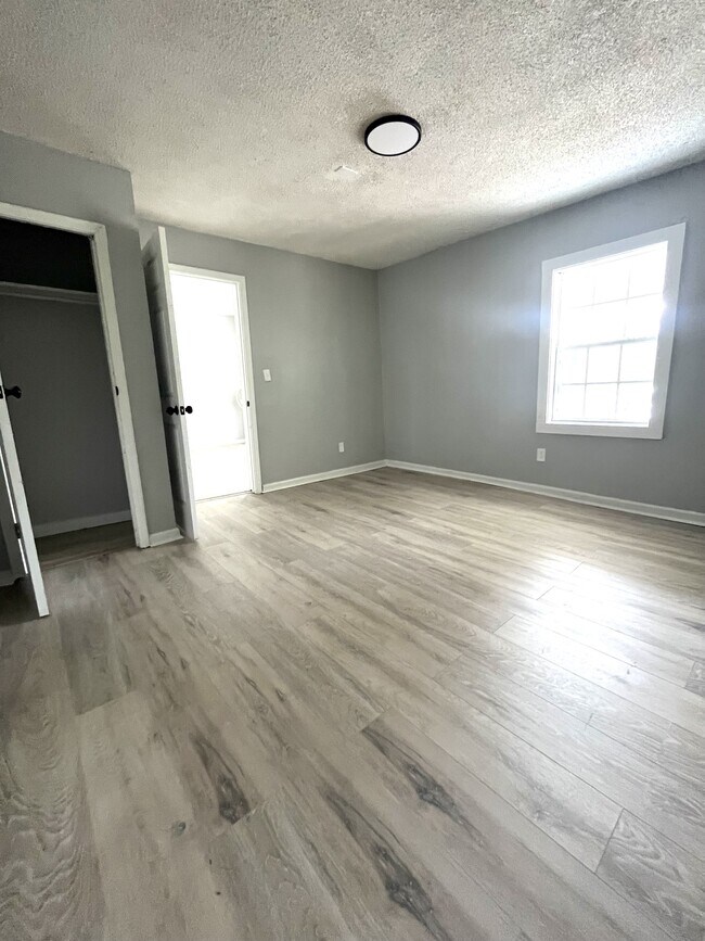 Foto del edificio - 426 Dyer Ave