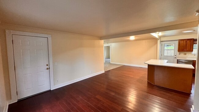 Building Photo - 3 Bedroom Rambler with Mother-In-Law Suite