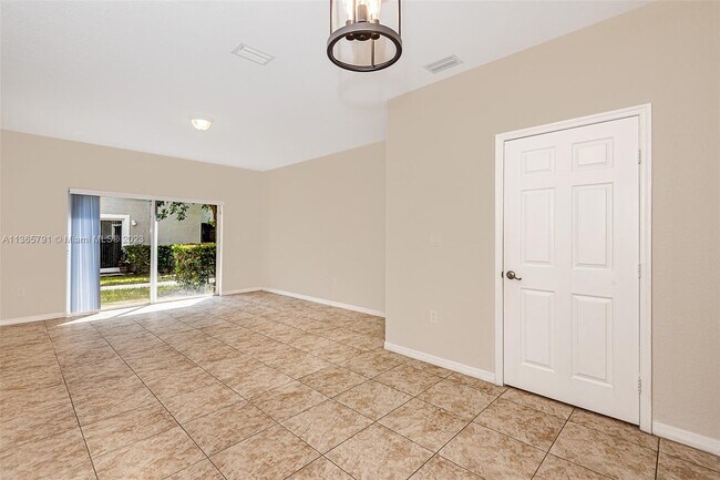 Foto del edificio - 14034 SW 49th St