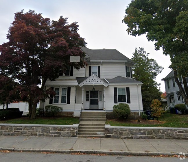 Building Photo - 227 Walnut St