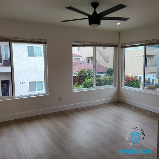 Foto del edificio - 734-740.5-7405 Jamaica Ct