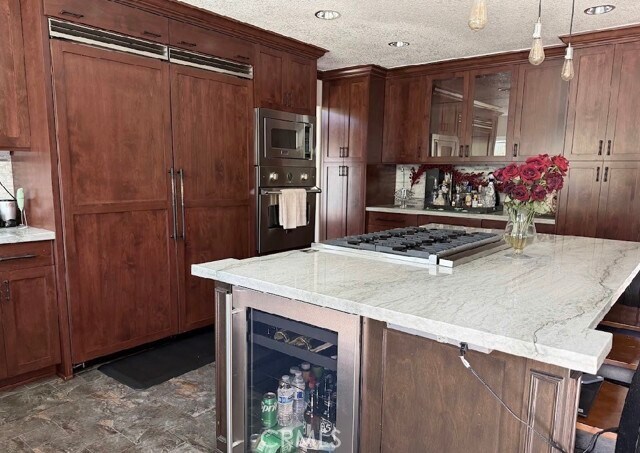 Foto del edificio - 1046 S Mountcrest Ct