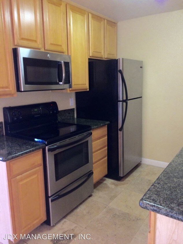 Primary Photo - 2 br, 2 bath House - 390 N. 1ST STREET, #11