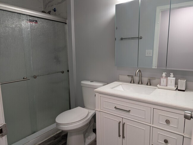 Building Photo - 1263 Oakland Dr SW