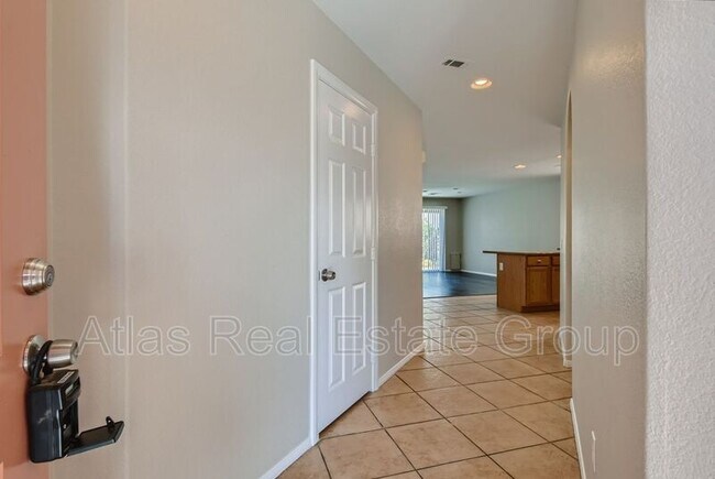 Building Photo - 804 E Rialto Hills Ave