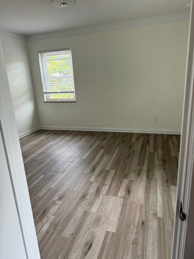 Photo - 3148 Werk Rd Apartments