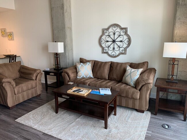 Foto del edificio - 544 S Church St