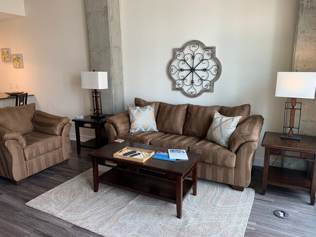 Building Photo - 544 S Church St