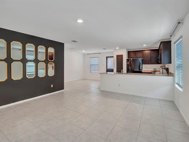 Building Photo - 228 Jasmine Dr
